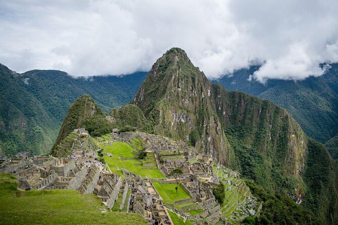8-Days Peru, The Rise of the Inca Empire - Sacred Valley days: Pisac markets, Moray microclimates, and Maras salt pans