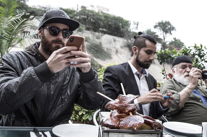 Barranco Art and Food Tour: Graffiti Walk and Culinary Delights - Jade Rivera Museum: graffiti art with a guided, human scale