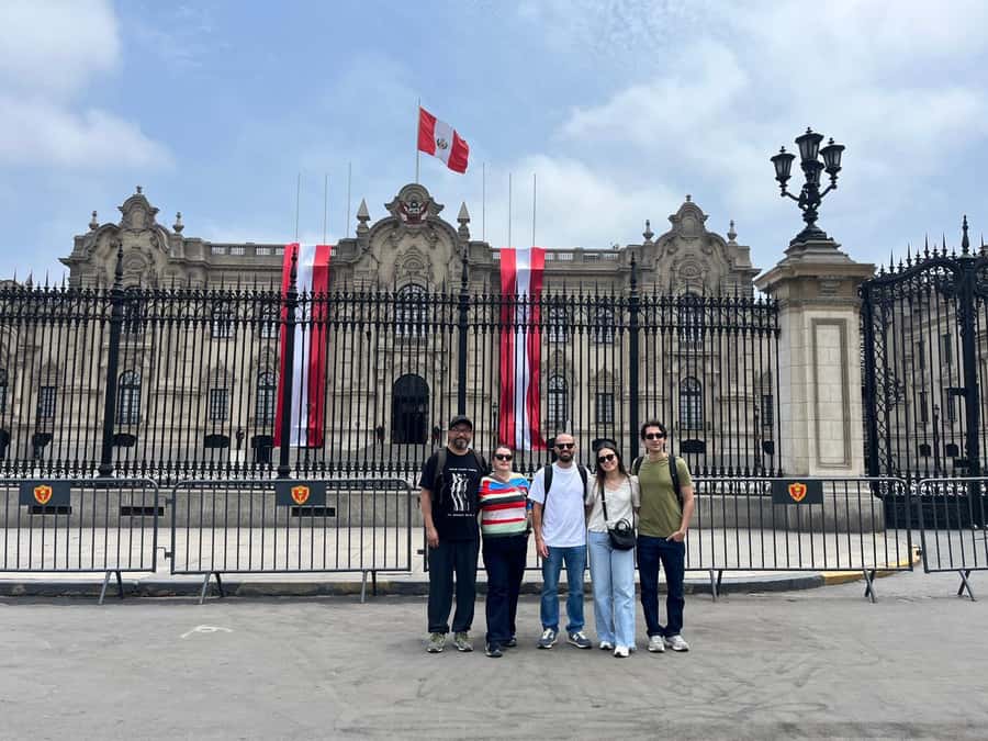 City tour and the best highlights in lima - Parque del Amor in Miraflores: your first taste of Lima’s mood