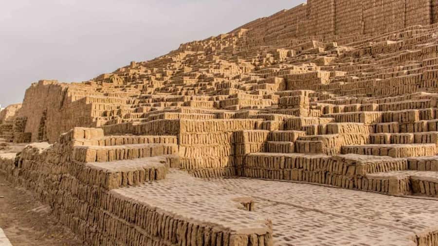 City Tour Colonial and Modern Lima for 5 Hours - Bilingual guiding that helps you actually keep up