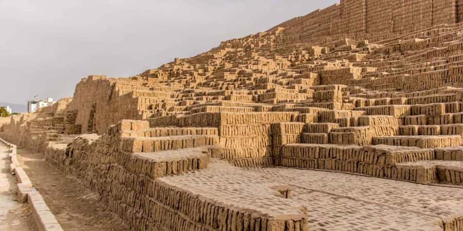 City Tour Colonial and Modern Lima Half Day Plus Ticket - Miraflores and Parque del Amor: Pacific views and the “Love Park” stop