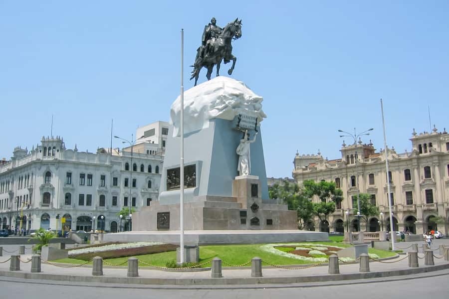 City Tour With Demonstration & Tasting of Pisco Sour - Olive Park and Arequipa Avenue: the route that links old and new