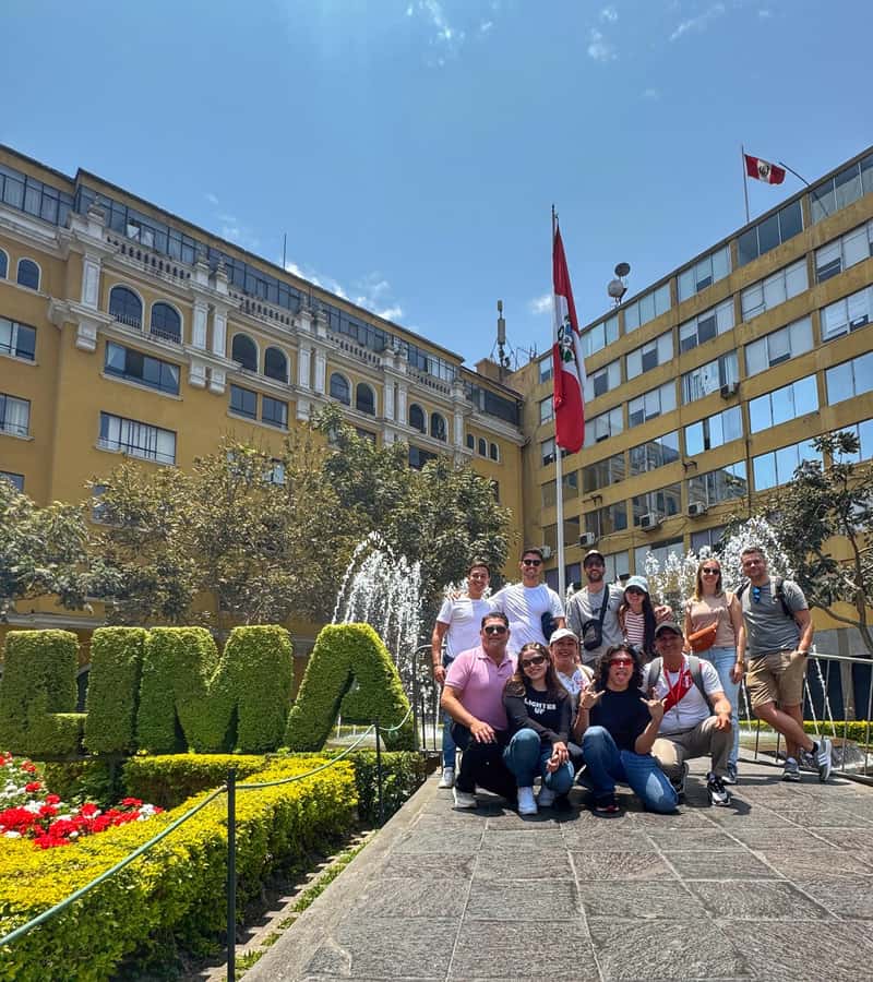 Enjoy Lima Walking Historic Center, Plaza San Martin and Plaza de Armas - Jirón de la Unión and La Merced Church: architecture you can actually study