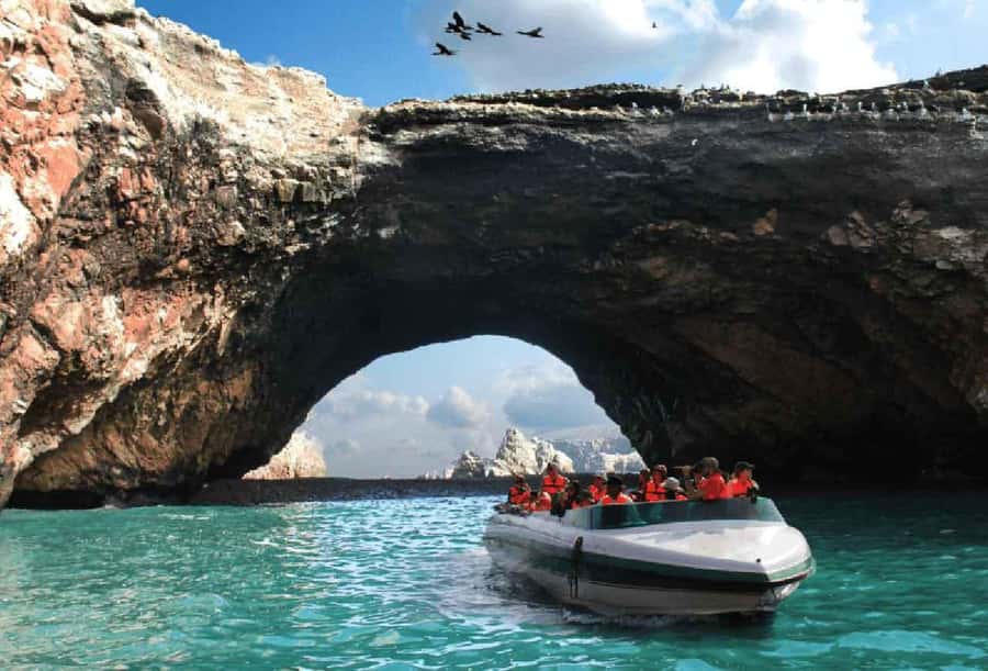 From Lima: Ballestas Islands and Huacachina Sunset Day Trip - Paracas port to Ballestas Islands: how the boat part really works