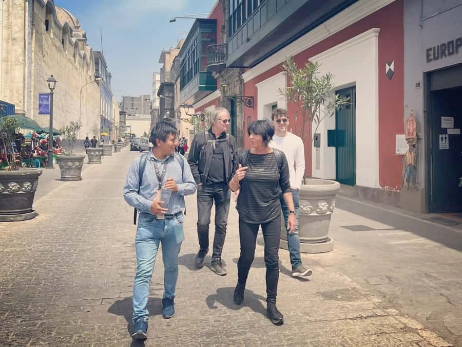 Full Day Lima: Local Market+ CityTour+ Barranco & Miraflores - San Francisco Monastery and the catacombs: stunning, but not light