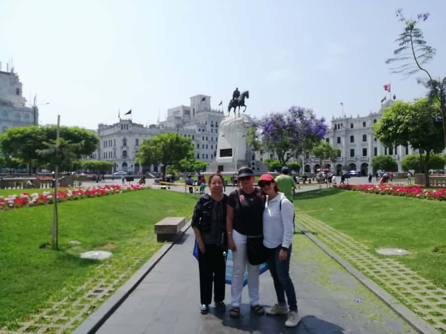 Lima: City Highlights Small Group Tour - Plaza Mayor de Lima: cathedrals, government power, and balcony details