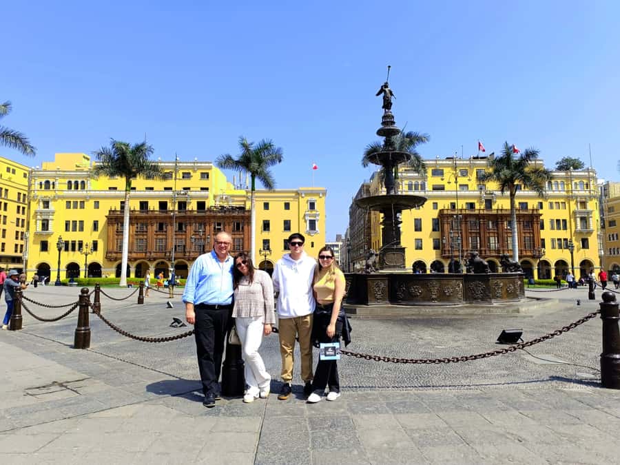 Lima: City Highlights Walking Tour & Catacombs - Walking the Lima that matters, without rushing