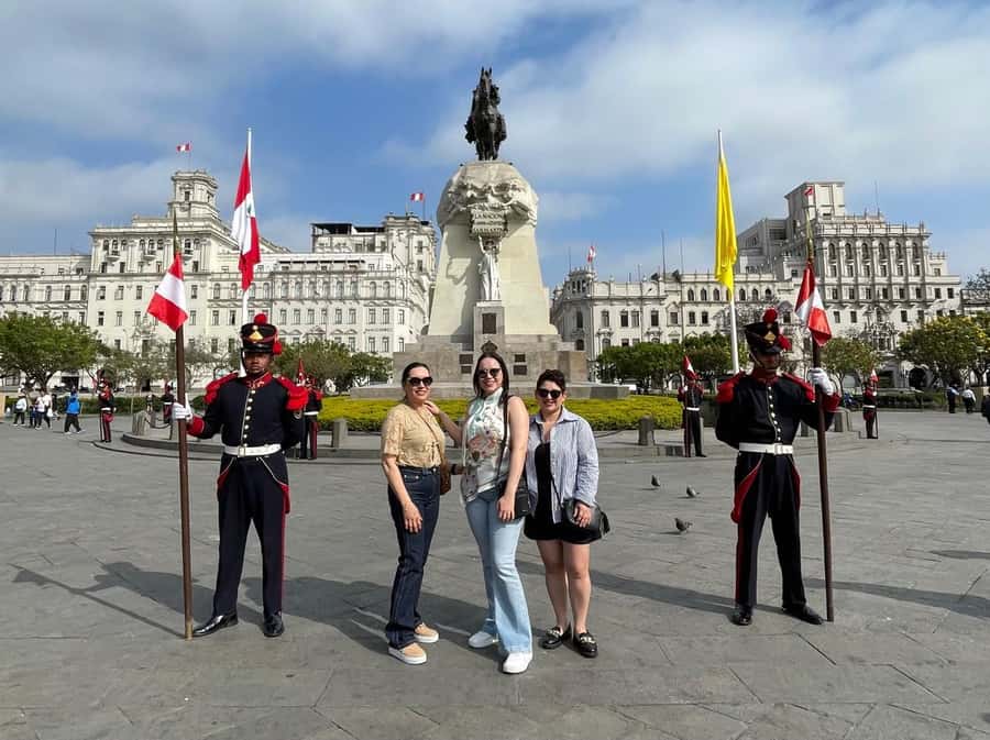 Lima: City Highlights Walking Tour & Catacombs - Plaza San Martín and Gran Hotel Bolívar: start strong