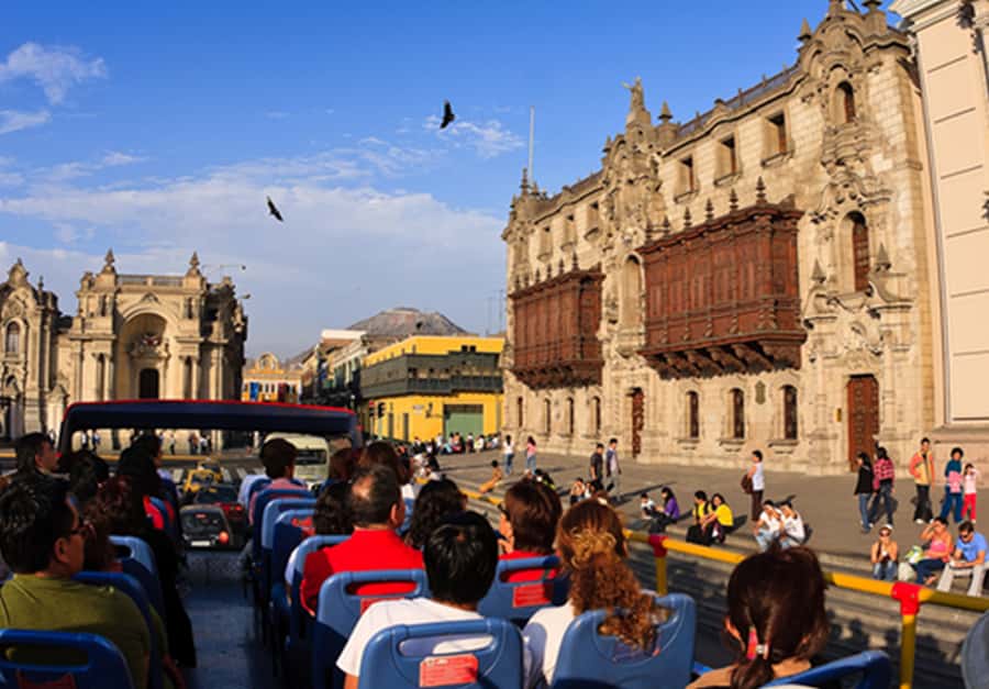 Lima : City tour 360° Panoramic bus - Sightseeing Tour - What the guide quality means for your day