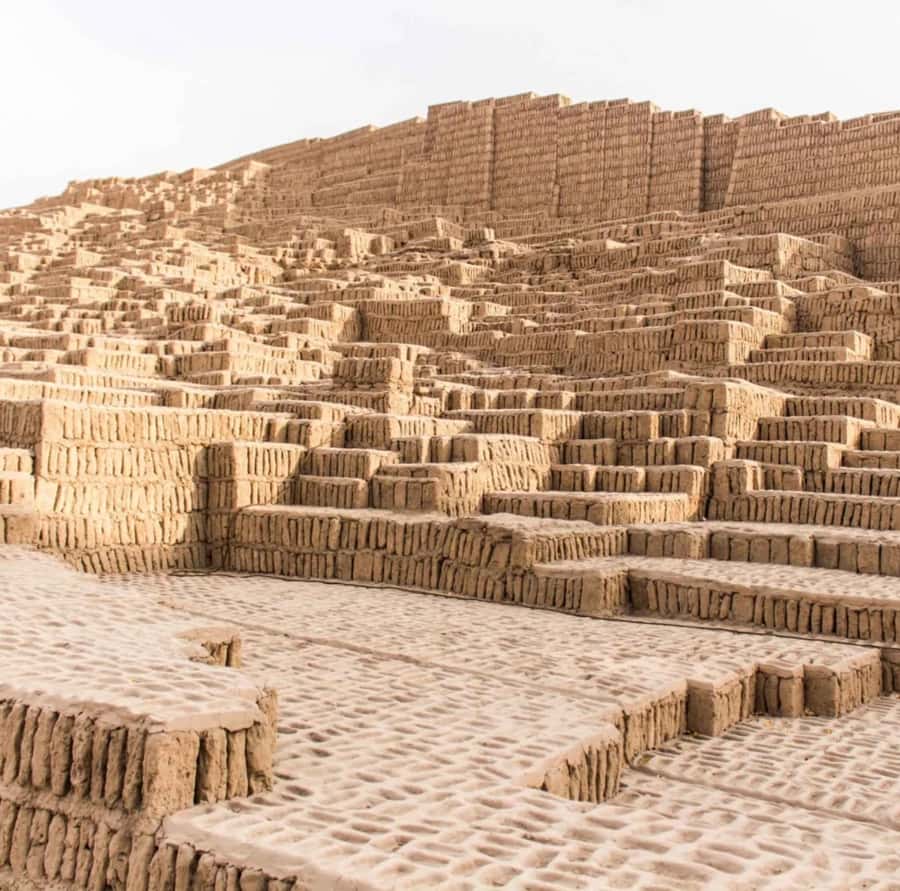 Lima city tour: Larco Museum and Huaca Pucllana - From your hotel to the sites: private transport with a driver
