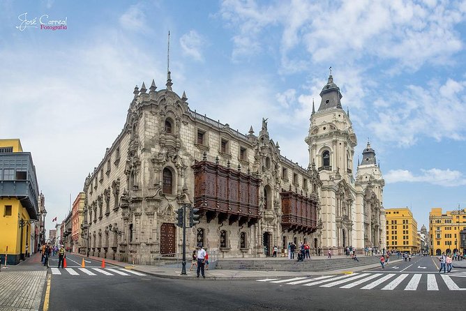 Lima City Tour. Pre-Hispanic, Colonial and Modern Tour. - El Parque del Amor: Pacific views as your modern finish