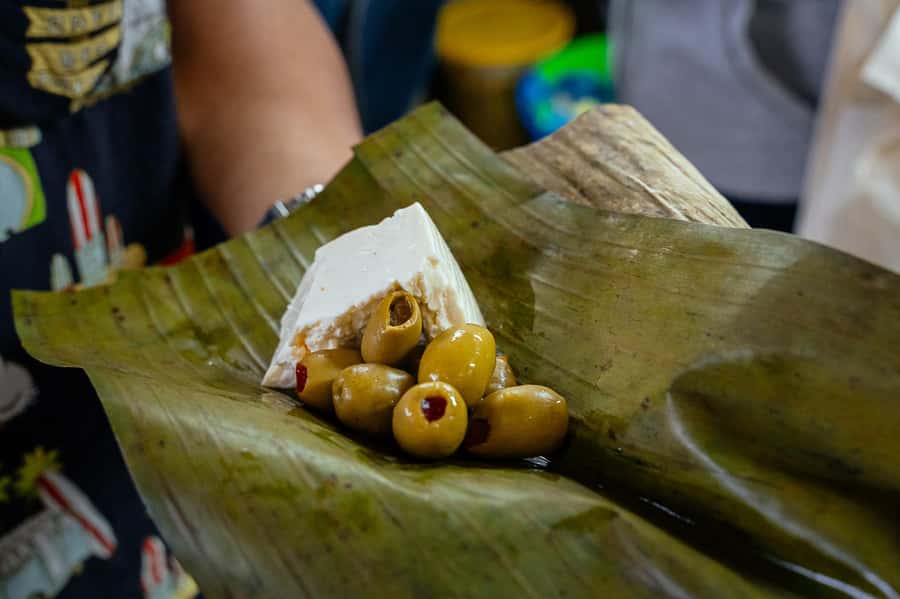 Lima: Flavors and Tradition Walking Tour with Food Tasting - Mercado Central and Chinatown Bites: Food First, No Detours
