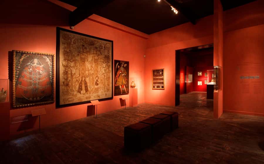 Lima: Half-Day Colonial Lima and Larco Museum Tour - Larco Museum in Pueblo Libre: gold, silver, and 18th-century rooms