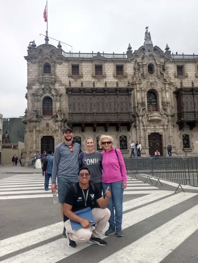 Lima: Historic Center Walking Tour with Pisco Sour Tasting - Key highlights at a glance