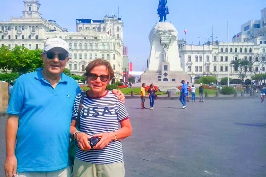 Lima: Historic Downtown, Miraflores & Catacombs Private Tour - Miraflores at sea level: Parque del Amor and Love Park