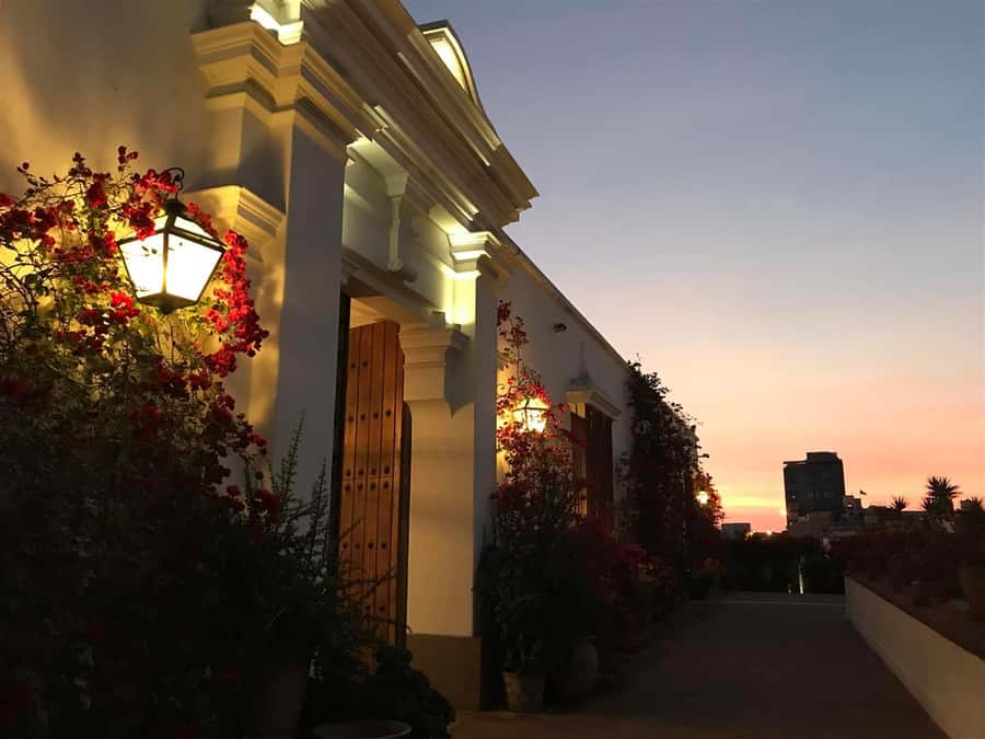 Lima: Huaca Ruins and Larco Museum at Night with Dinner - Price and value: what you’re really paying for at $100