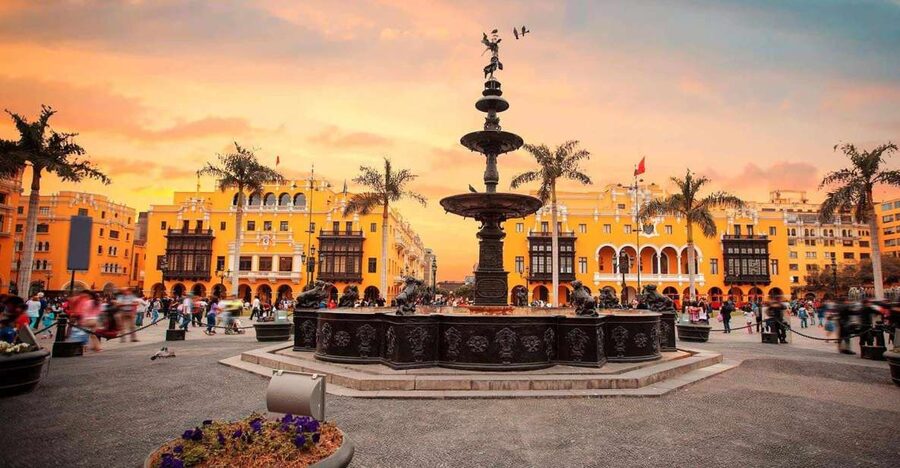 Lima: Incredible City tour half day - The Reserve Park / Magic Water Circuit area: visual fun that reads well fast