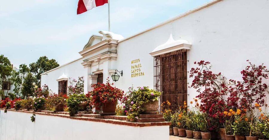 Lima: Larco Museum Entry Ticket - Gardens and the outside mood: a small luxury in the middle of art time