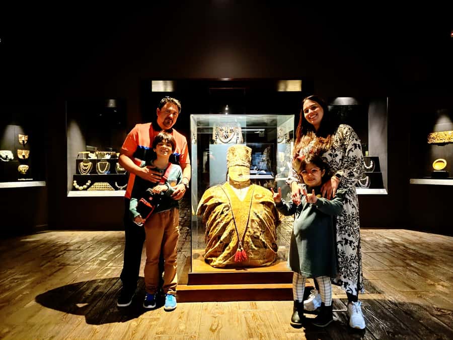 Lima: Larco Museum Entry Ticket & Guided Tour with Pickup - Larco Museum’s ceramics: the fastest Peru timeline you can see