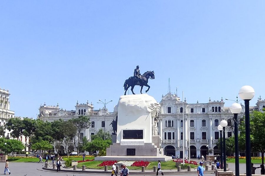 Lima: Private Classic City Tour - Going into the catacombs: somber and memorable