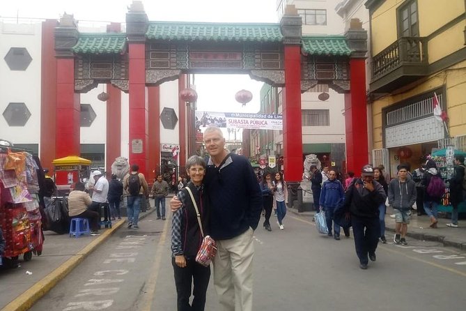 Lima Private Walking Tour - Miraflores start: market sights, then a bus to the old core