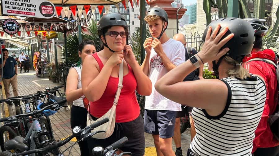 Lima: Sightseeing Bike Tour with Food and Drink Tastings - Key highlights you should care about