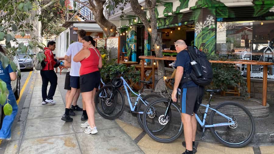 Lima: Sightseeing Bike Tour with Food and Drink Tastings - BuenaVista Cafe: chicha morada and empanadas