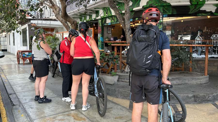 Lima: Sightseeing Bike Tour with Food and Drink Tastings - Pace, safety, and bikes: what to expect in a 4-hour ride