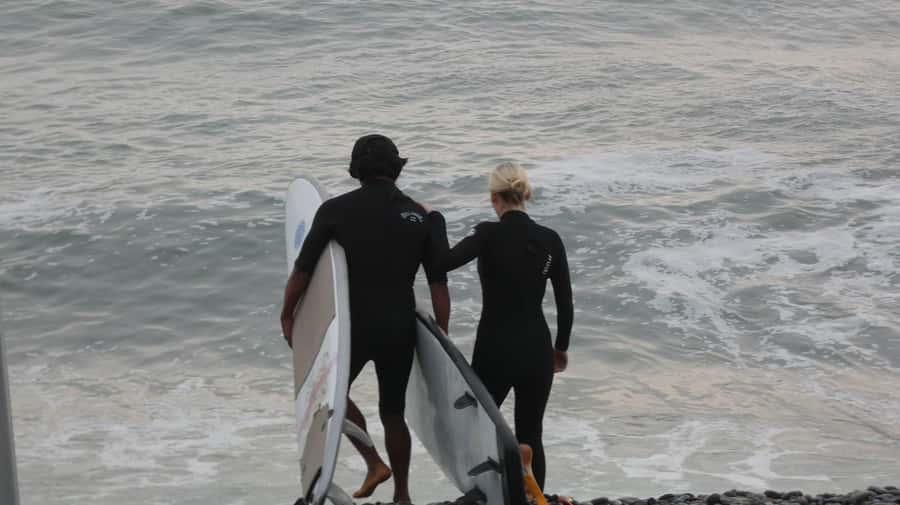 Lima: Surf Class with Equipment and Instructor - What to Bring and Wear for a Comfortable Session