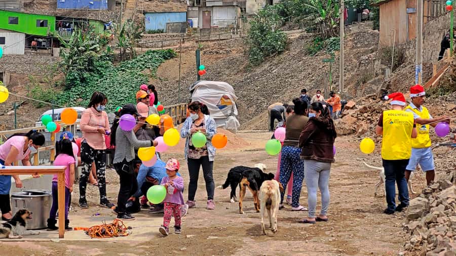 Lima: Villa El Salvador Shanty Town Tour - Yellow stairs and the hill-walk story your guide will explain