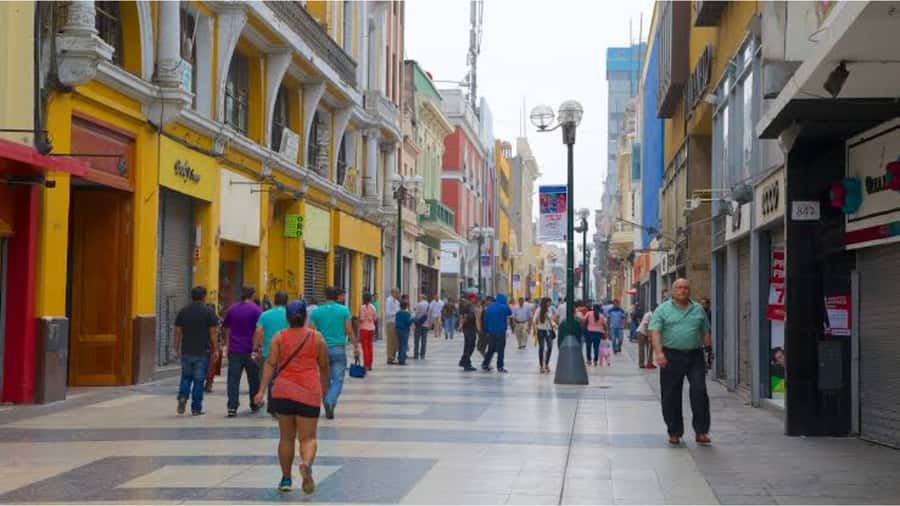 LIMA WALKING TOUR CATACOMBS FROM MIRAFLORES, HISTORICAL CENTER, WINES+BUS - Convent of Santo Domingo to San Francisco: The Walk That Sets Up the Catacombs