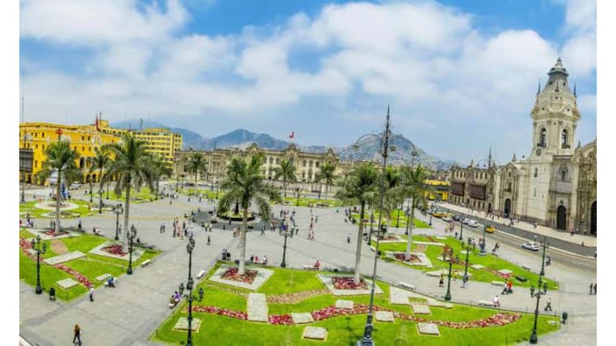 LIMA WALKING TOUR CATACOMBS FROM MIRAFLORES, HISTORICAL CENTER, WINES+BUS - Pisco and Wine Cellar Tasting: What You Actually Get