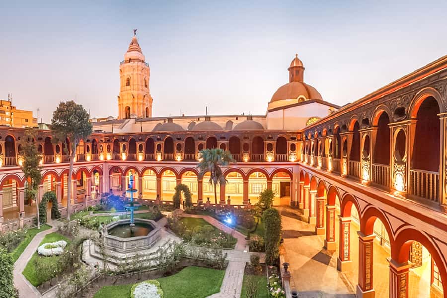 Lima: Water Magic Circuit, Downtown and Catacombs Night Tour - Price and Value for $75: What You’re Really Paying For