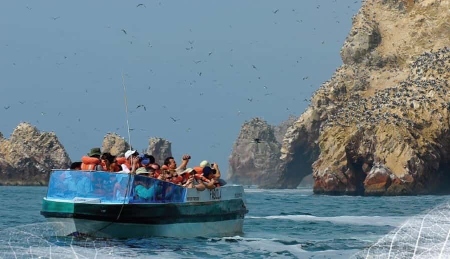 Paracas: Ballestas Islands and Candelabra of Paracas Boat - What to Bring (So the Wind and Sun Don’t Ruin Your Photos)