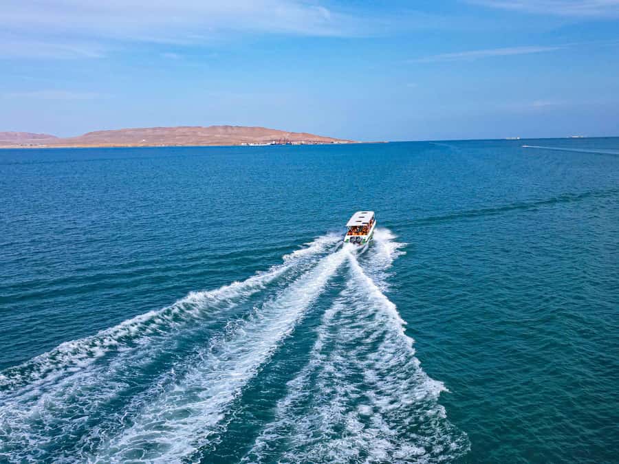 Paracas: Ballestas Islands Guided Boat Tour - Candelabra geoglyph: the stop that adds meaning
