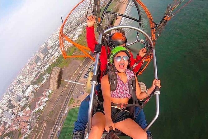 Paragliding in Lima - Costa Verde - Price and value: $80 with gear and a flight video