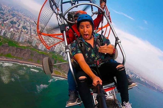 Paragliding in Lima - Costa Verde - What happens before you fly: helmet, harness, and a quick instructor talk