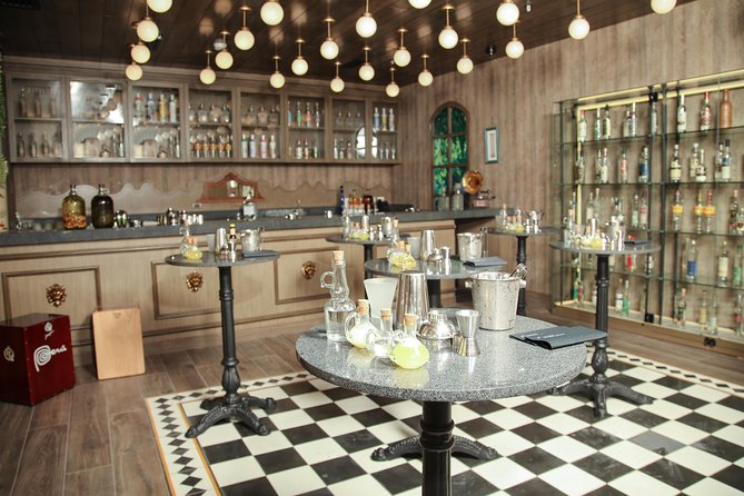 Peruvian Experience: Interactive, Cultural & Gastronomic Guided Tour - Vineyard tour + Pisco Sour in a 1920s bar