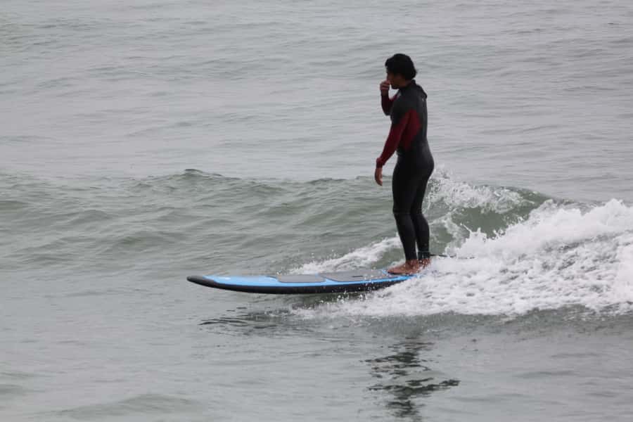 Surfing experience in Lima - Sticking Around: Extra Sea Time After the 90 Minutes