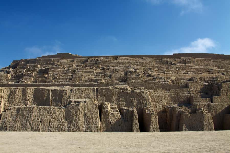 Tour Huaca Pucllana: Pyramids and Pre-Columbian Antiquity - Huaca Pucllana: a Lima pyramid that stays close to daily life