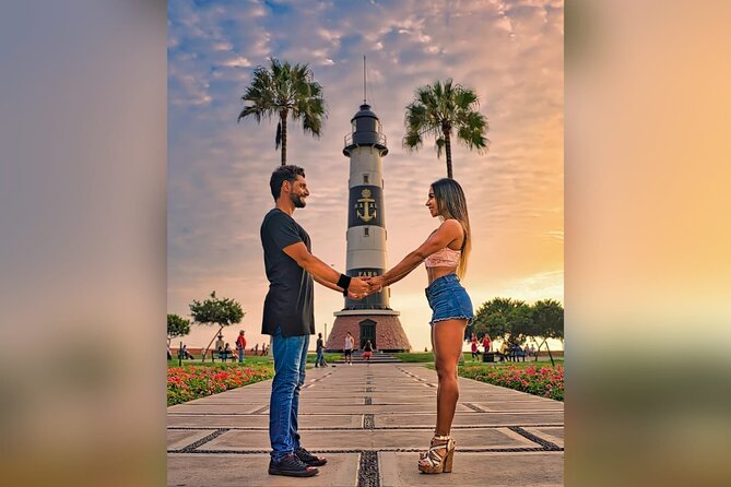 Tour Miraflores + Fotografía Profesional - Love Park (Parque del Amor): romance, sea views, and photo-friendly walls
