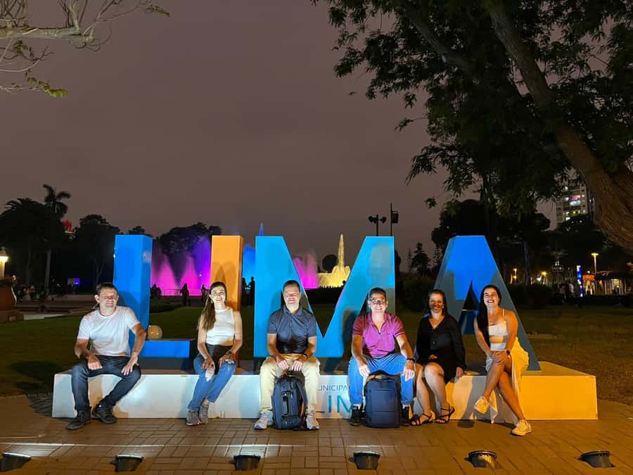 Tour to the magical water circuit with dinner and dance show - The guided Lima segment: useful context without the time trap
