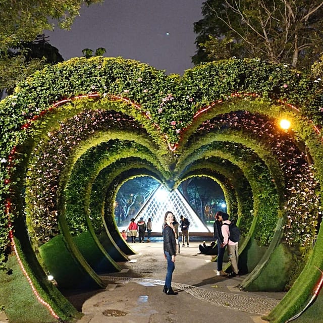 Tour to the magical water circuit with dinner and dance show - Dinner in Miraflores: where the night gets grounded