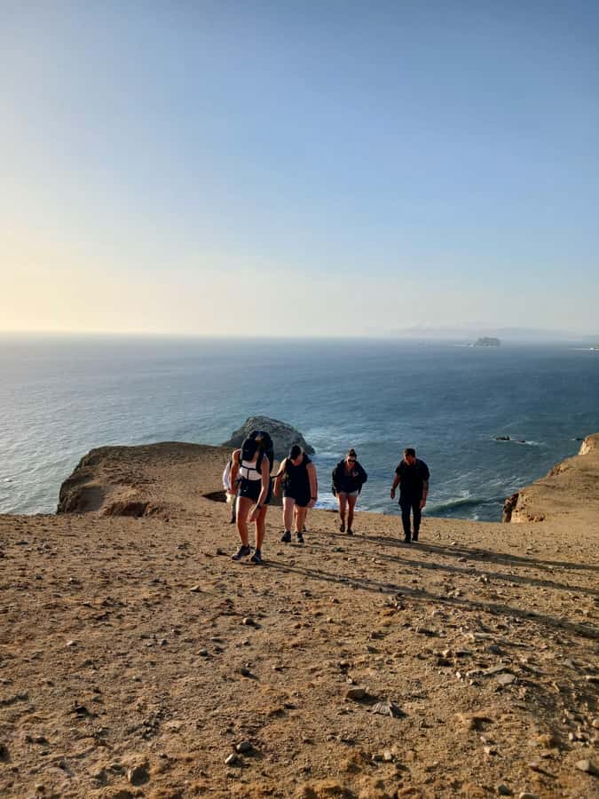 TREKKING GOLDEN SHADOWS - Bilingual Guides and Better Photo Angles