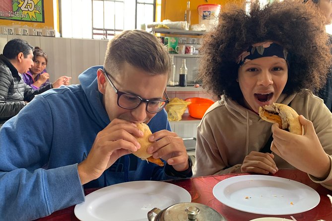 Trending Flavors: Miraflores Walking Tour Including Food and Drinks Tasting - Meeting at Terrua Cafeteria: the route starts with a smart first sip